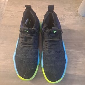 Vibrant Men's Athletic Shoes with Neon Accents